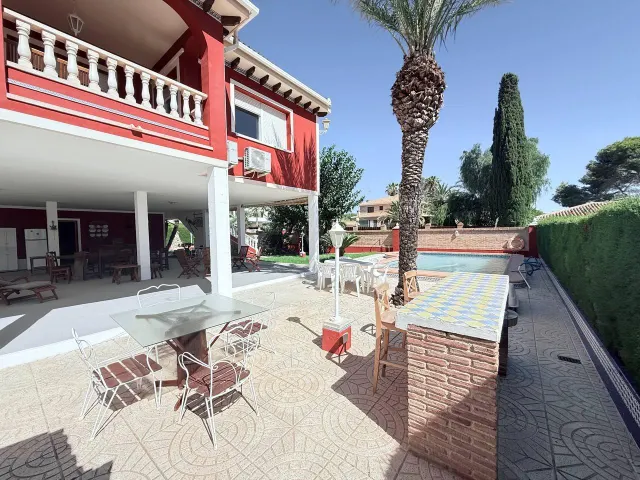 Espectacular chalet en Dehesa de Campoamor con piscina privada a 5 minutos andandoa la playa. — 25