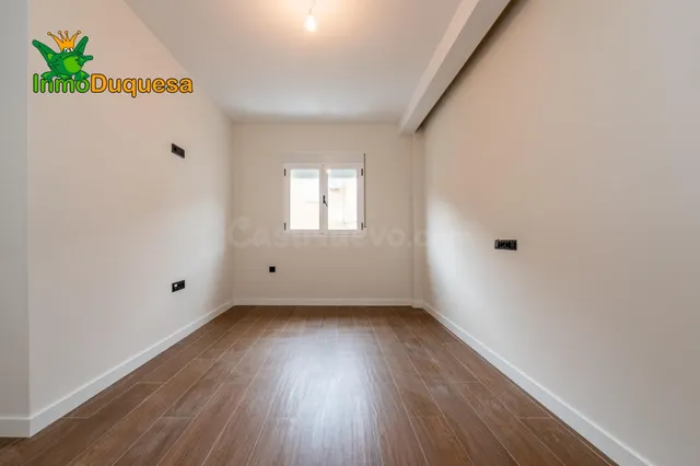 Casa con dimensiones de CHALET en Alfacar, 7 dorm. REFORMA RECIENTE (Sin terminar). — 43