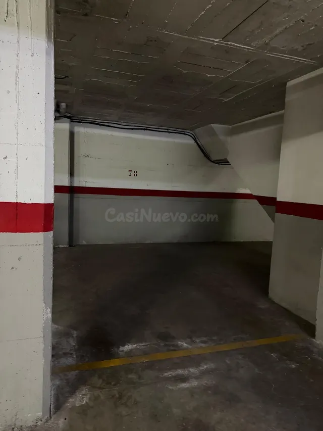 Amplio Parking en Joc de la Bola, Lleida - Alquiler por solo