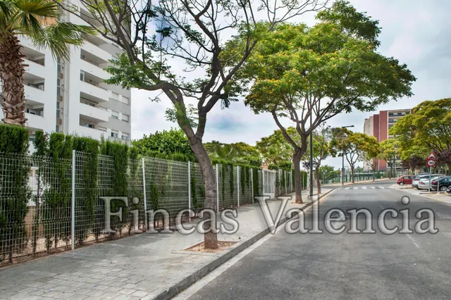 PISO CON VISTAS! TERRAZA INCREIBLE. 3 HB, PLAZA DE GARAJE y TRASTERO. — 34