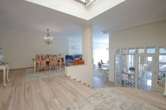 Villa de 4 dormitorios, 3 baños, piscina y jardín en dehesa de campo amor (orihuela costa) — 7