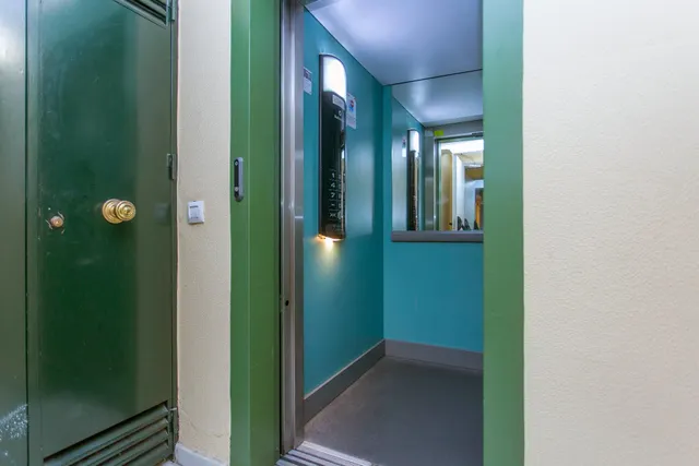 SE VENDE PISO EN ZONA CENTRO — 32