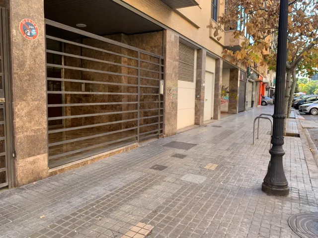 PLAZA DE PARKING  PARA MOTO — 11