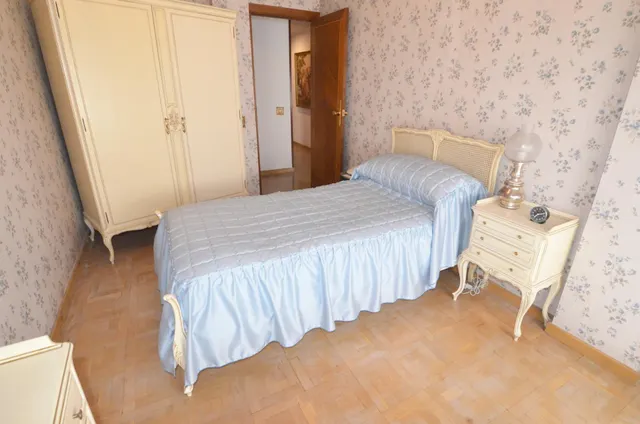 Urbis te ofrece un piso en venta en zona San Juan, Salamanca. — 35