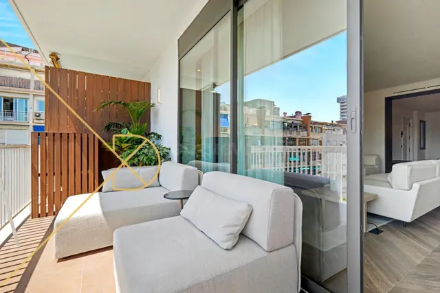 Exclusivo piso alto reformado de 230 m2 + 20 m2/tza. Turó Park — 2