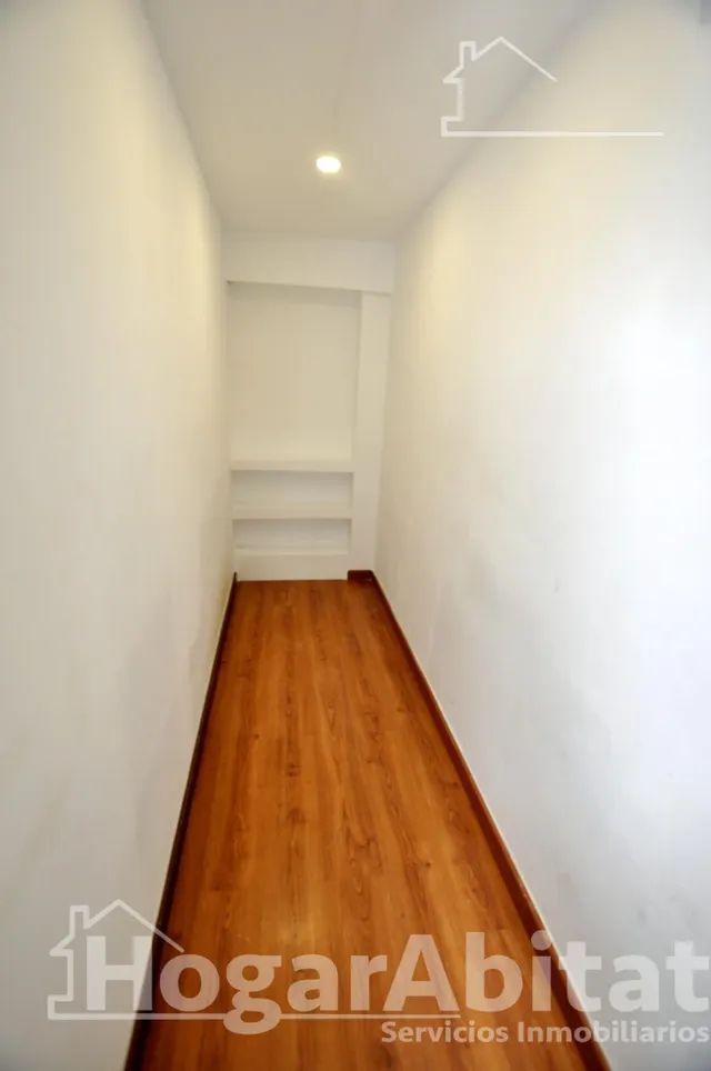Amplitud y luminosidad para tu familia en este espacioso piso con ascensor y vistas despejadas — 27