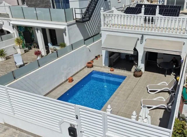 VILLA DE 2 DORMITORIOS Y 1 BAÑO EN ORIHUELA COSTA (VILLAMART - foto 5
