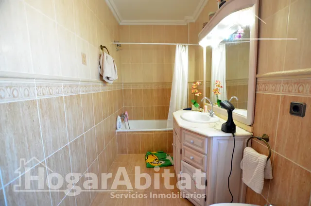 Gran chalet urbano con barbacoa, piscina y garaje — 33