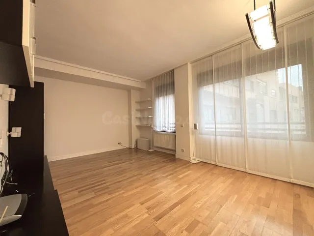 Piso EXTERIOR de 3 DORM con 2 plazas de garaje y piscina en Sanchinarro — 2