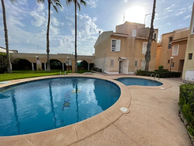 MAGNIFICO CHALET ADOSADO CON PISCINA COMUNITARIA Y VISTAS AL MAS — 35