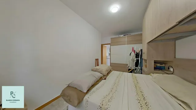 Seminuevo con terraza, piscina, parking y trastero — 16