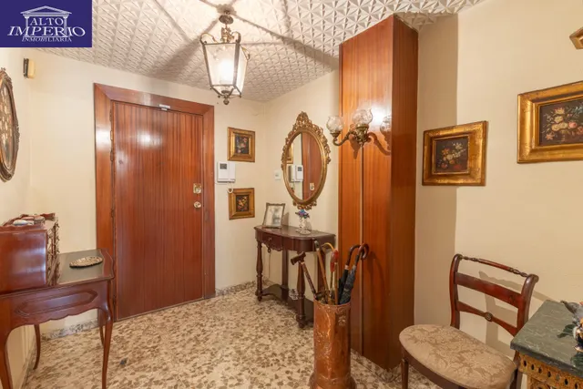 Amplia vivienda en pleno centro de Granada — 8