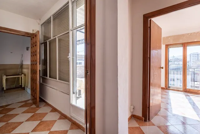 Edificio en Zaidín — 28