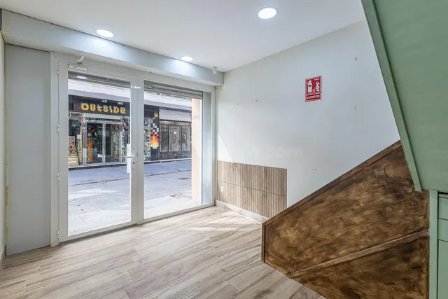 Edificio junto a Plaza Bib-rambla. — 2
