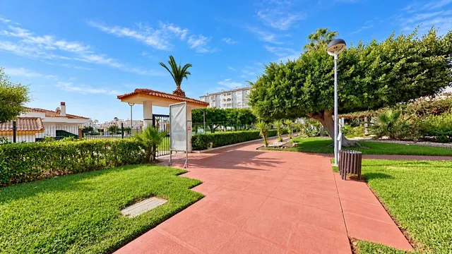 Exclusivo piso todo exterior en Laguna Beach, Torrox — 44