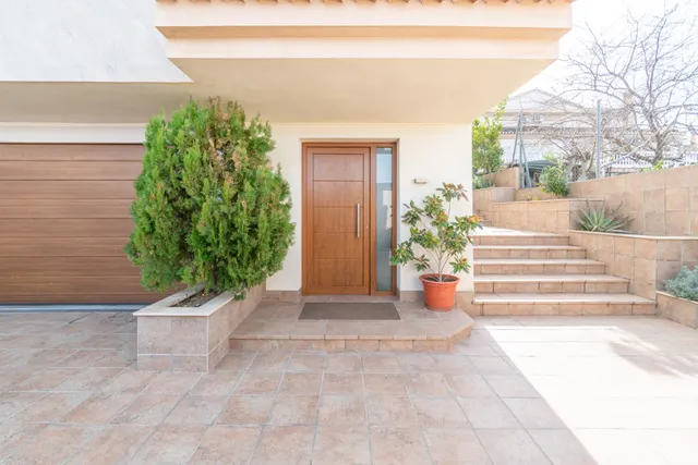 ¡Descubre el hogar de tus sueños en este espectacular chalet independiente! — 8