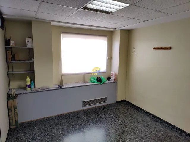 ESTUPENDA OFICINA EN EL EDIFICIO LA ROTONDA — 10