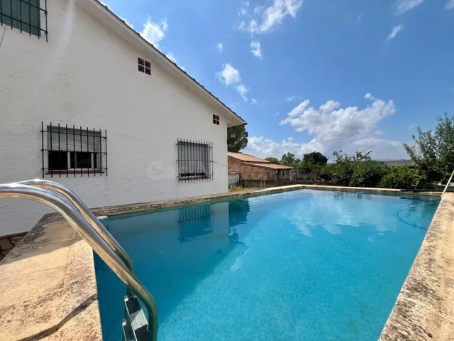 TU REFUGIO EN EL CAMPO: FINCA CON PISCINA, HUERTO Y CASA DE 3 PLANTAS — 3