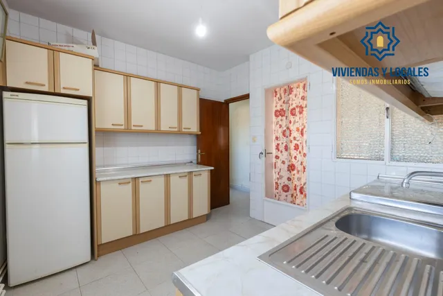 Edificio con gran potencial de inversión en La Zubia — 32