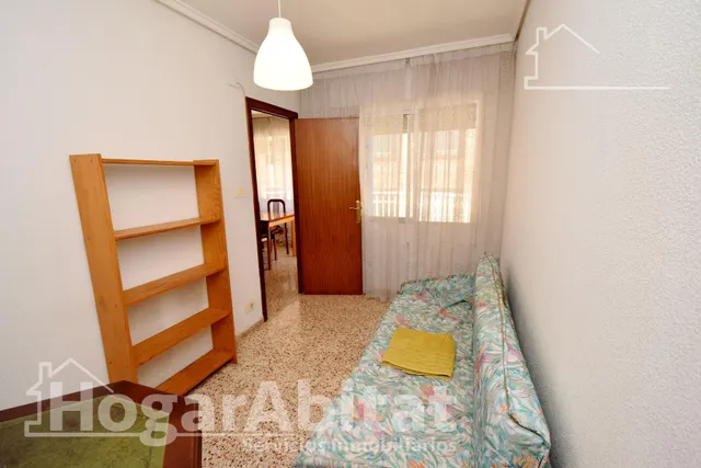 ¡ZONA CEDRE! ALTO, LUMINOSO Y SEMIREFORMADO CON TERRAZA — 29