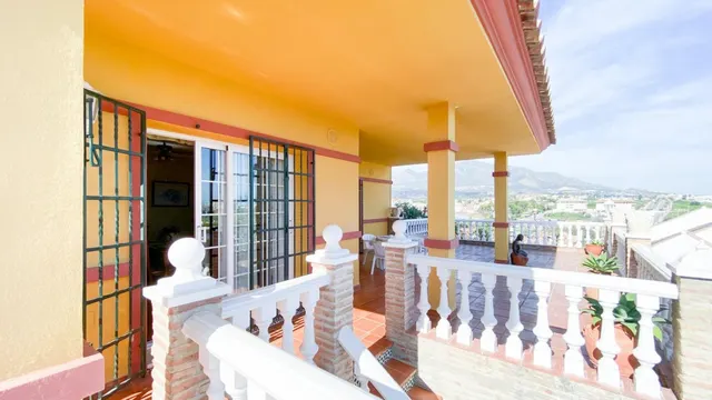 VENTA DE CHALET INDEPENDIENTE EN LA ZONA DE EL LAGAREJO, MIJAS COSTA. ¡5 DORMITORIOS Y PISCINA! — 35