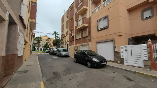 Se vende tríplex en zona Santo Domingo en El Ejido - foto 2