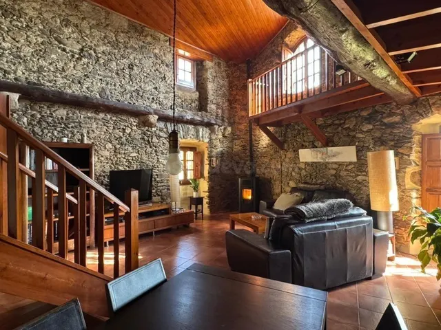 CASA RÚSTICA DE PUEBLO EN RABÓS - foto 3