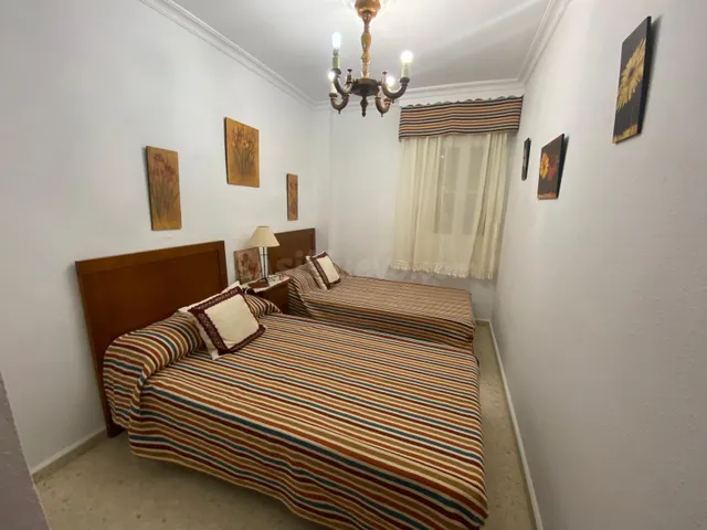 Amplia vivienda en zona centro - playa — 14