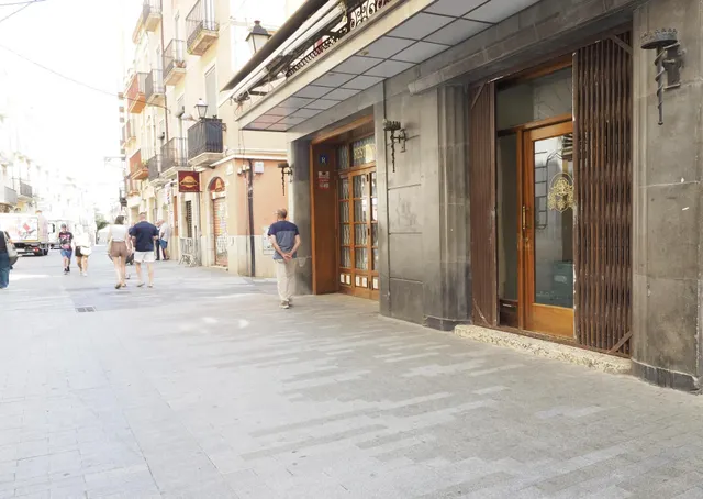 RESTAURANTE EN PLENO CENTRO DE LA CIUDAD — 31