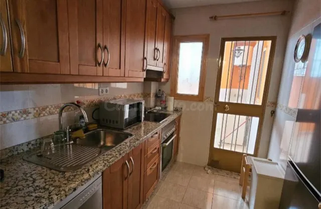 � PISO DE 3 habitaciones PARA ESTUDIANTES – ZONA CALLE CARDE - foto 4