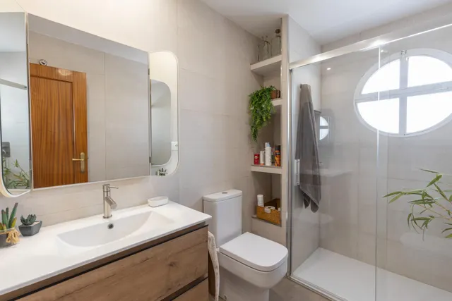Chalet pareado con piscina, jardín y bonitas vistas a Granada en La Zubia — 32