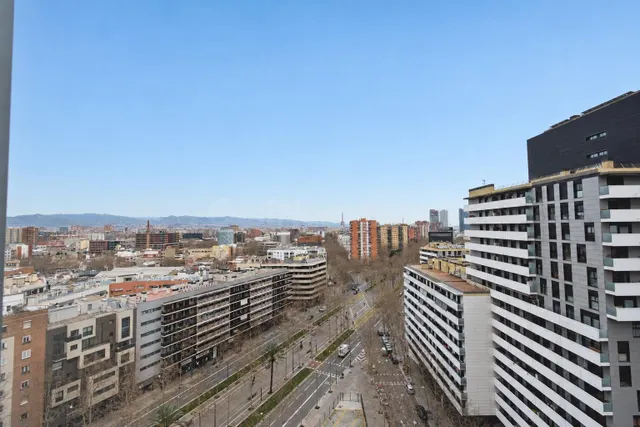 Impresionante piso con vistas despejadas — 5