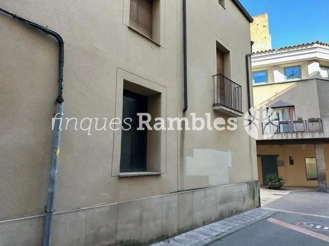 FINCA PER REFORMAR A PLE CENTRE D'IGUALADA — 2