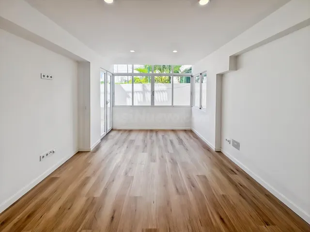 Apartamento reformado de dos dormitorios con jardin privado  - foto 2