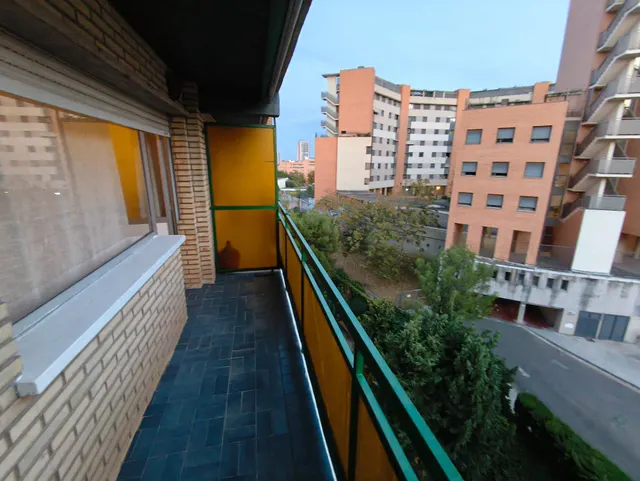 Piso de 89m2. Distribuido en tres dormitorios, salón, cocina y baño — 10