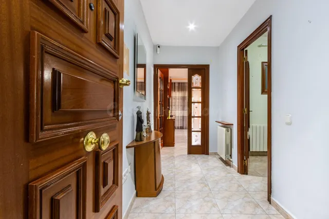 Casa 3 habitaciones 242m² en venta - La romanica