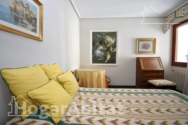 GRAN PISO SEÑORIAL CON BALCÓN Y TERRAZA EN AVENIDA PRINCIPAL — 34