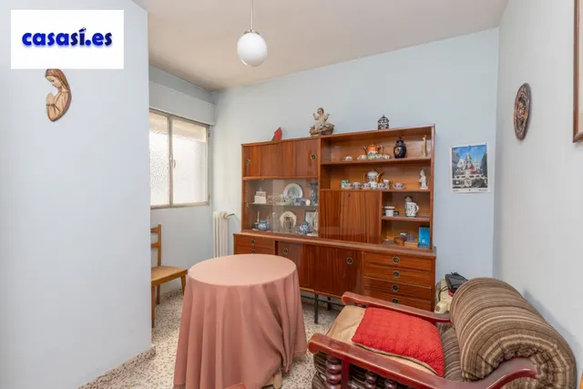 Piso con terraza y gran potencial junto a Camino de Ronda — 25