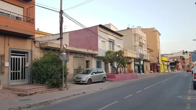 Piso en venta en Murcia centro: oportunidad sin posesión - foto 2