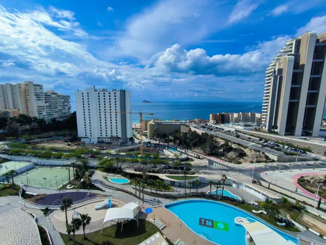 Increible piso de lujo en moderna residencial Sunset Waves. — 2