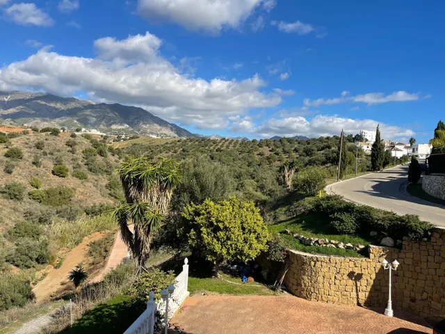 Exclusiva villa en Mijas Golf con vistas a la montaña y piscina privada — 7