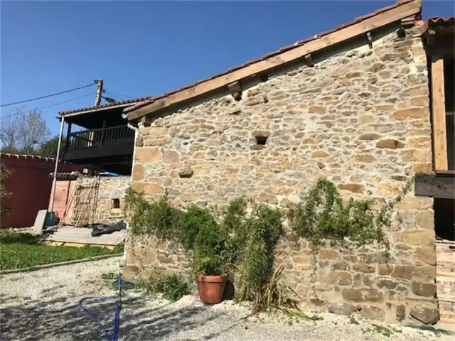 Encanto asturiano: casa con hórreo, cochera y finca edificable en Pando, Langreo — 6