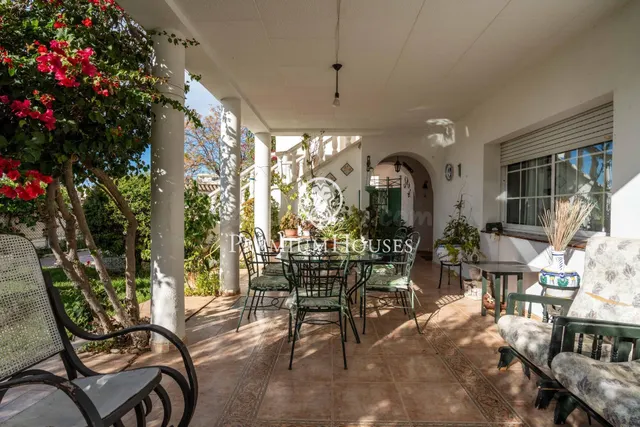 Casa independiente con jardín y piscina en Santa María - foto 3