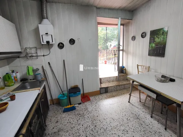 CASA de piedra, con patio cerrado. A 1 km. AYTO. ESGOS — 7
