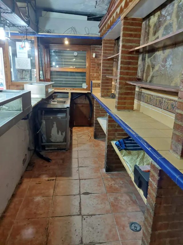 VENTA-LOCAL BAR- CON LICENCIA - CIUDAD DE LOS ANGELES-MADRID - — 9
