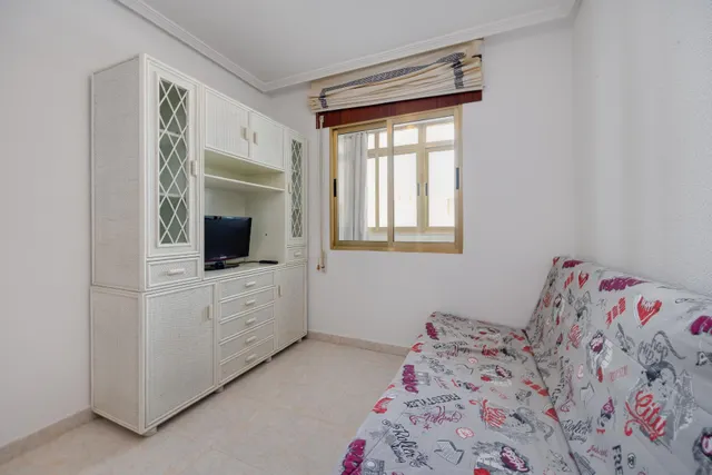 Amplio Apartamento en Acequion, Torrevieja - ¡A solo 250m de la Playa! — 16