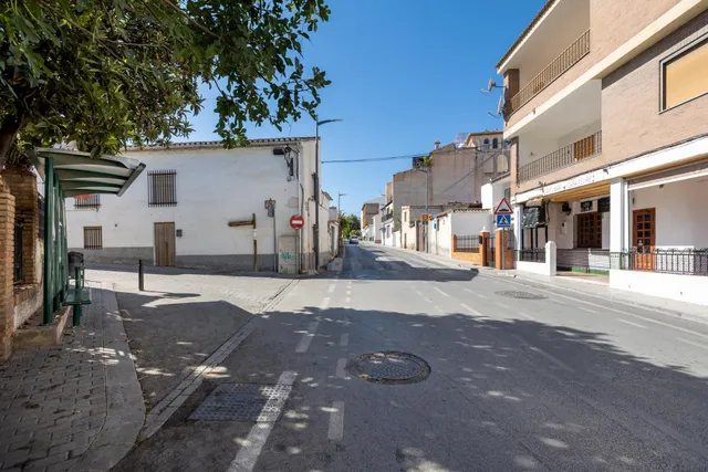 Local céntrico en la carretera de Granada-Gojar — 24