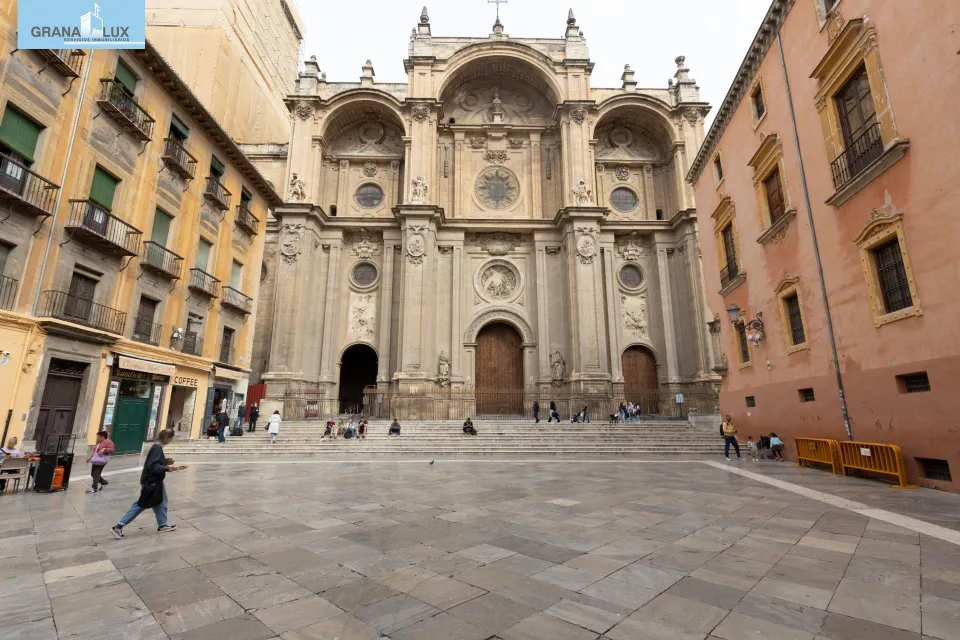 ¡Oportunidad única en el corazón de Granada!