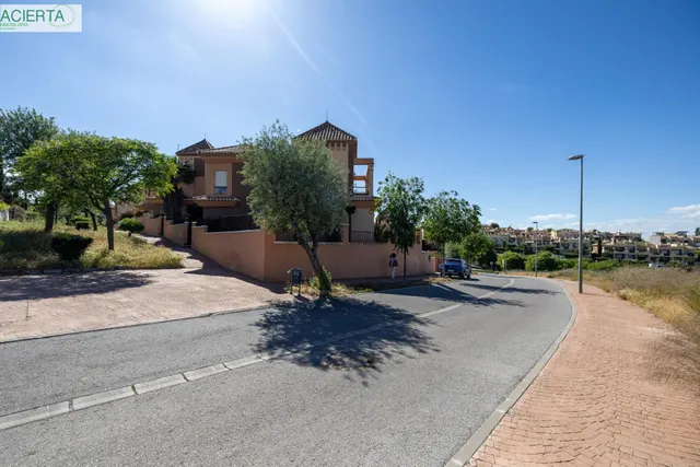Ponemos a la venta esta preciosa casa en Urbanizacion cerrada, con zonas comunes y piscina comunitaria. — 16