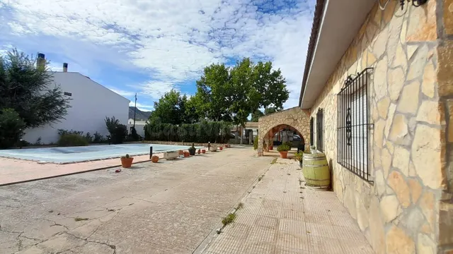 Compre hoy este chalet por debajo de su valor de mercado y d - foto 5